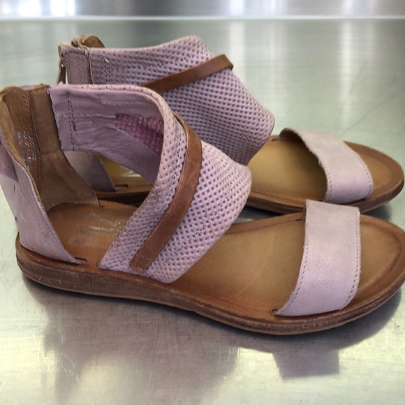 New Miz Mooz mauve and brown leather sandals. - Picture 2 of 6